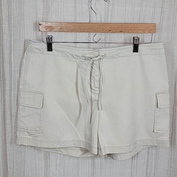 Tommy Hilfiger Khaki Cargo Chino Shorts - Picture 14 of 16